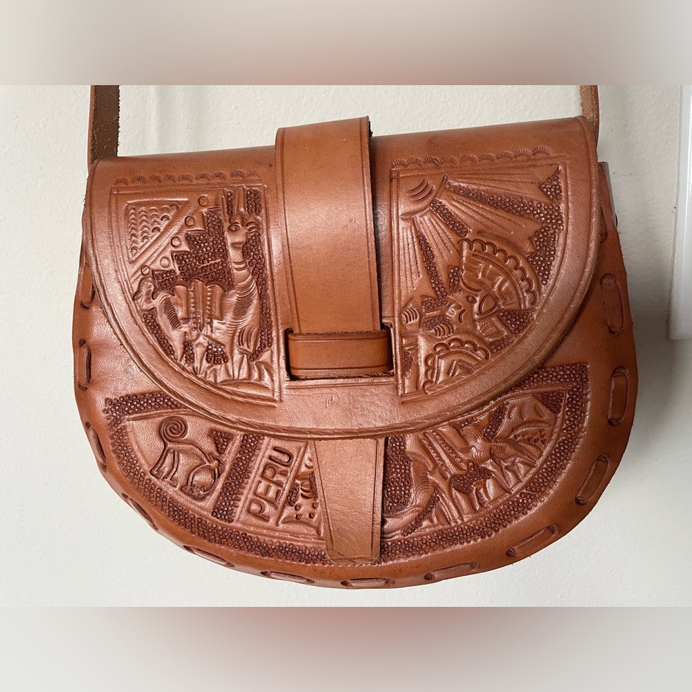Vintage Peruvian Tooled Leather Shoulder crossbody bag brown